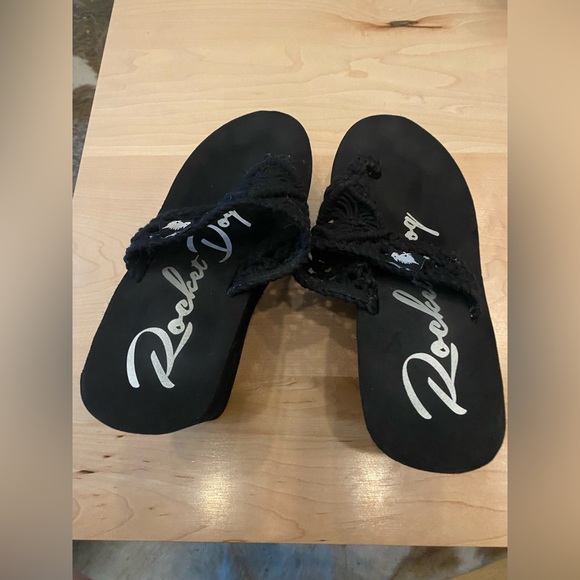 COPY - EUC - Rocket Dog platform flip flops, size 7, black - Picture 1 of 5
